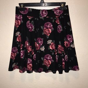 Floral outfit! Crop top and high waisted skirt